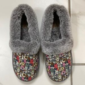 Bobs doggie print, rubber-soled “house-sneaker”, size 6.5